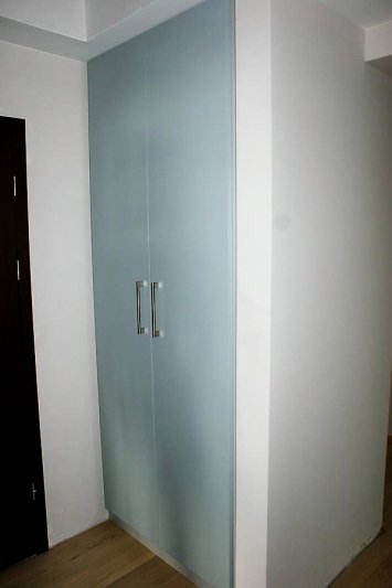 Szafa szara — MDF, lakier mat, fronty uchylne — zdjęcie 2
