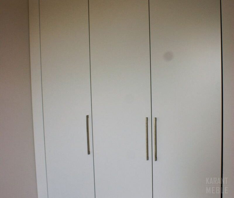 Szafa z frontami uchylnymi — MDF, lakier mat